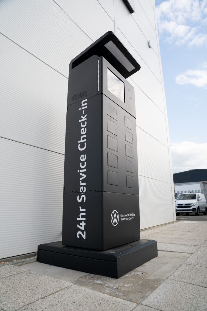 Breeze Van Centre Outdoor